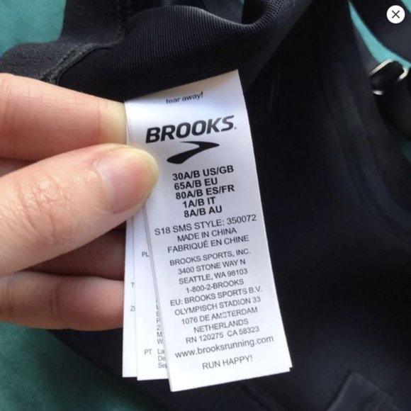 NWT 30A/B Brooks FineForm Sports Bra in Black - Picture 12 of 14